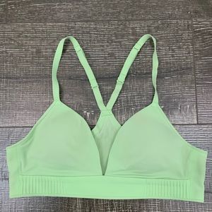 Athleta women’s mint green sports bra